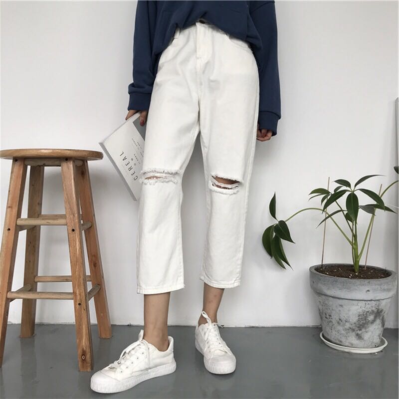 white boyfriend pants