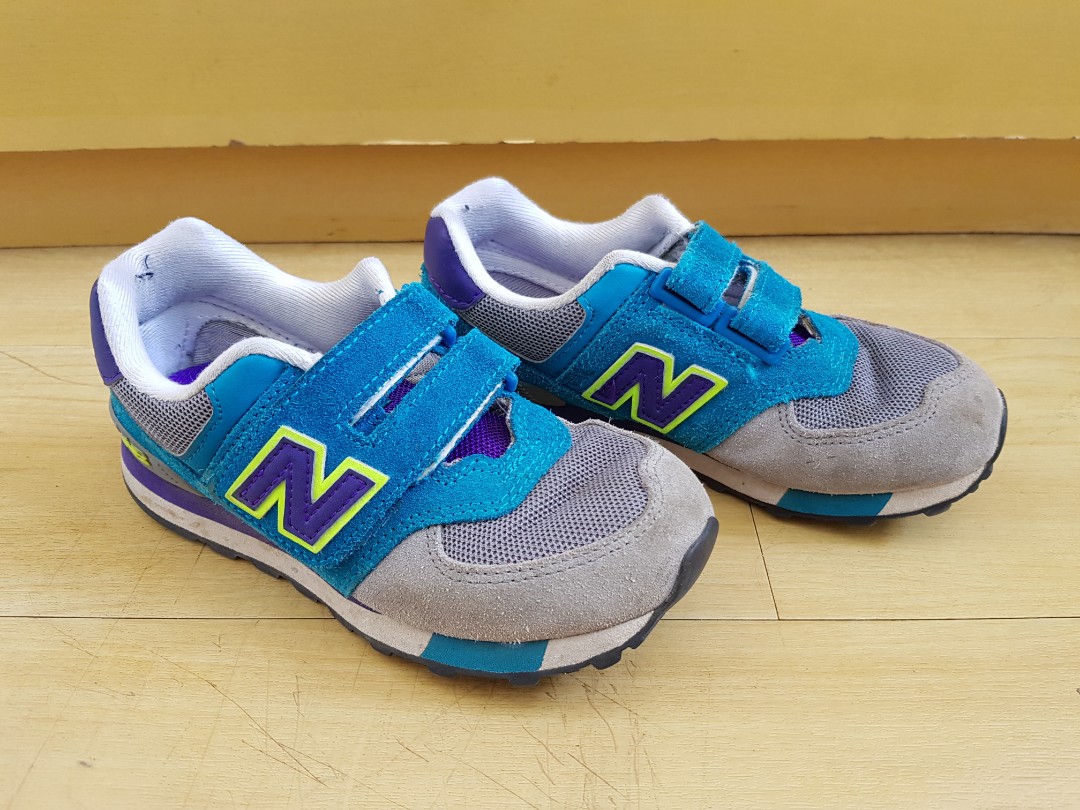 New Balance 574 rubbershoes with velcro 