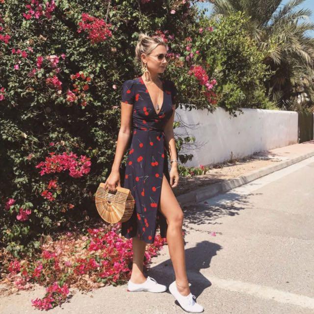 realisation par wild cherry dress
