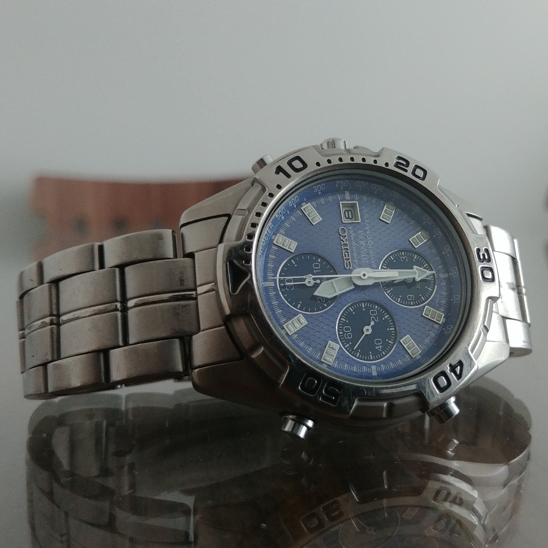 SEIKO Titanium chronograph 7T32-7H40 ( rare , with local warranty ),  Luxury, Watches on Carousell
