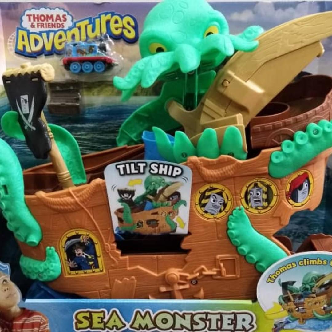 thomas and friends sea monster pirate set