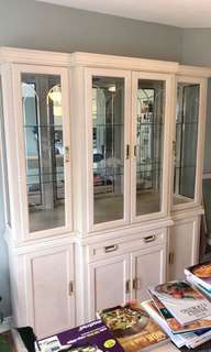 Beautiful China Cabinet/Hutch