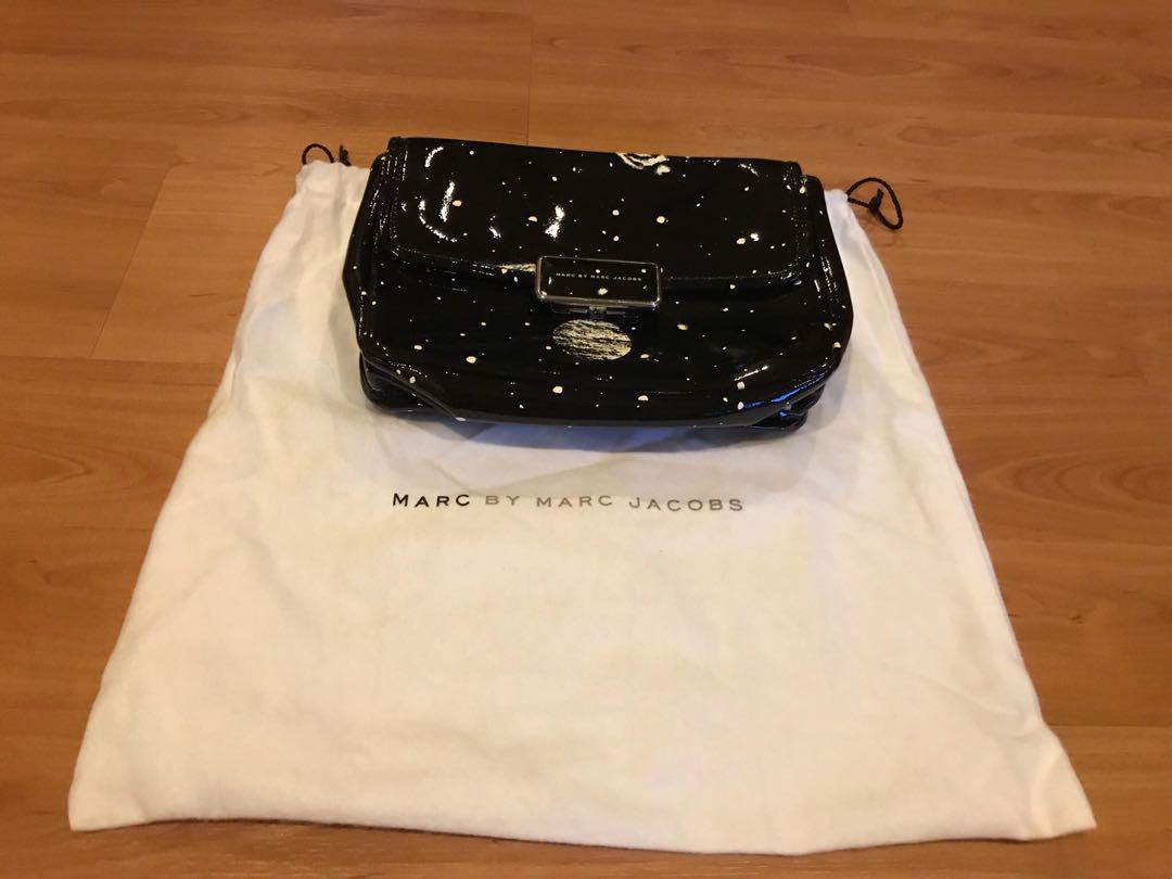 zuurstof onderwijzen keten 30% off Authentic Marc Jacobs Galaxy Sling Cross-body Bag, Women's Fashion,  Bags & Wallets, Cross-body Bags on Carousell