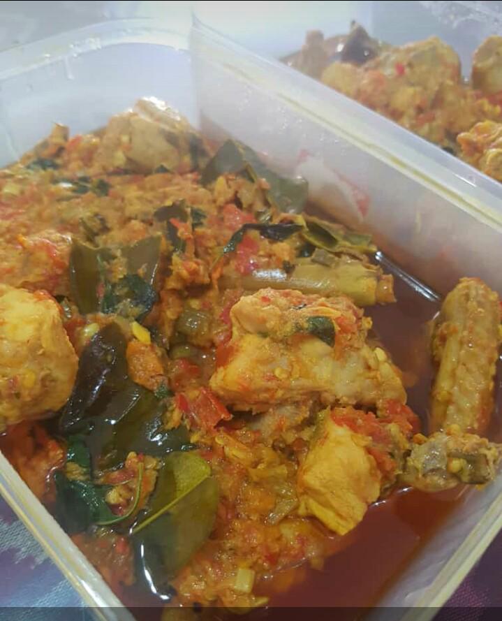 Ayam Woku Khas Manado Makanan Minuman Makanan Instan Di Carousell