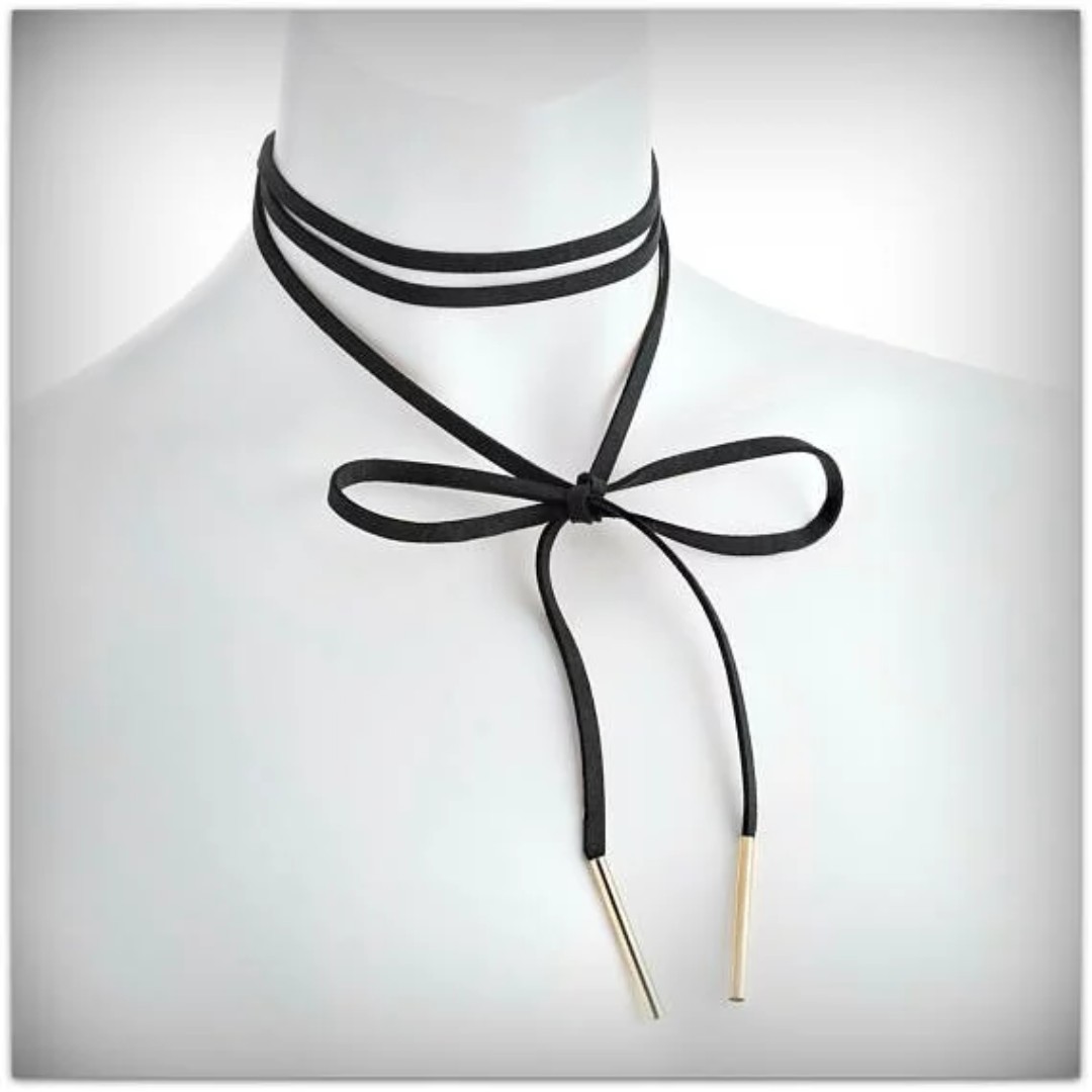 black shoelace choker