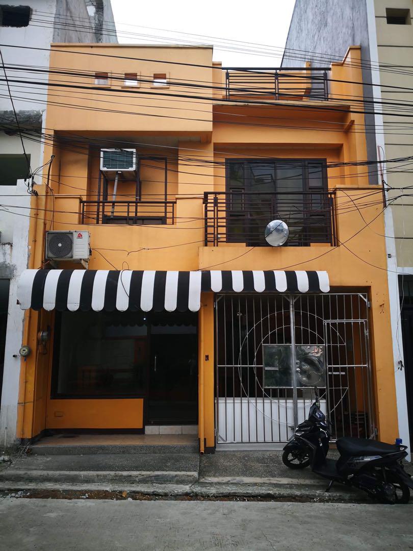 Commercial Bldg For sale (Category: Property For Sale) located in Quezon City. Submitted by chieazuela (Listing ID 187564041, Image 1). Description: For sale TWO(2) STOREY COMMERCIAL WITH ROOFDECK Unit I, Blk 1, CITIPLAZA 2 Commercial Complex, Tandang Sora Ave., Pasong Tamo, Quezon City A. Lot Area 60.0 sq. meters, Total Floor Area: 149 sq. meters B. Ground Floor - Commercial Space = 36.30 sq. meters (includes Toilet and Bath, Storage Room) - Ser