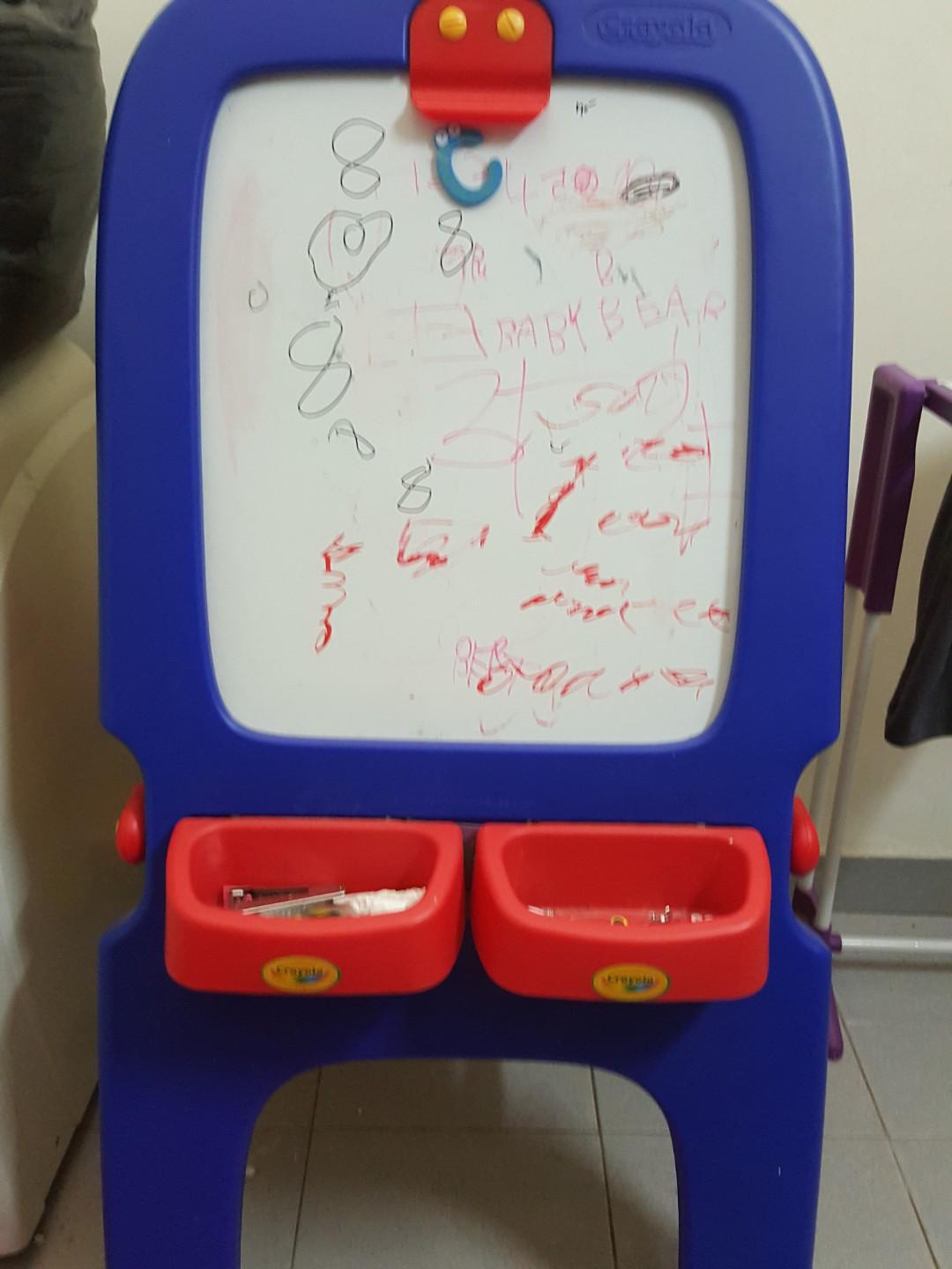 Crayola 3in1 Erase and Chalkboard, Babies & Kids, Going