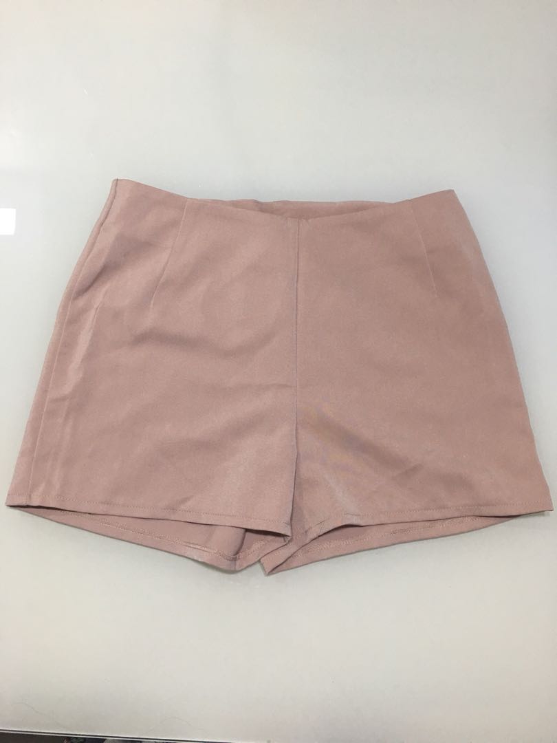 HW shorts (Category: Shorts) located in Las Pinas. Submitted by paaaatsy (Listing ID 187671752, Image 1). Description: .