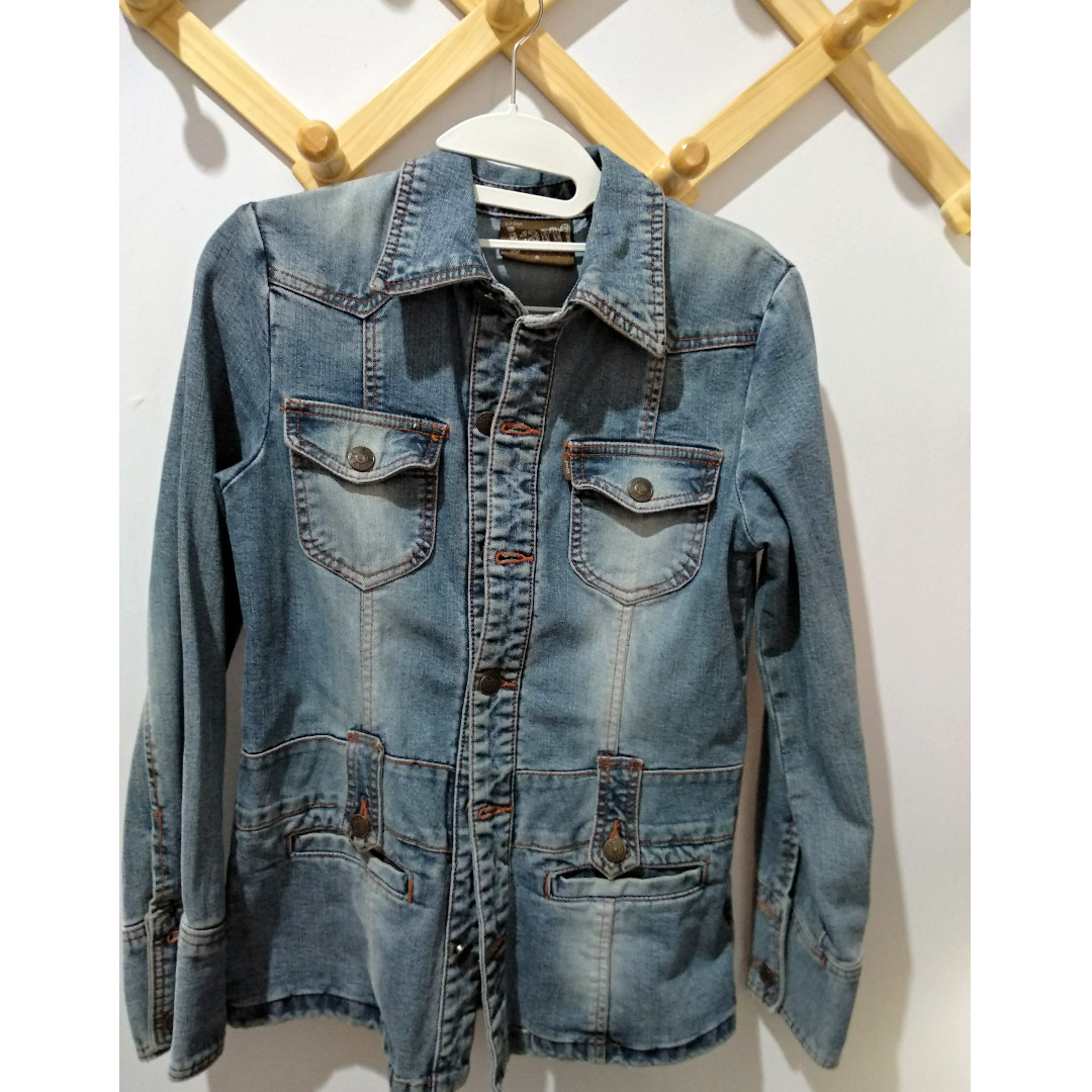 Jaket Jeans Branded Fesyen Wanita Pakaian Wanita Baju Luaran di Carousell