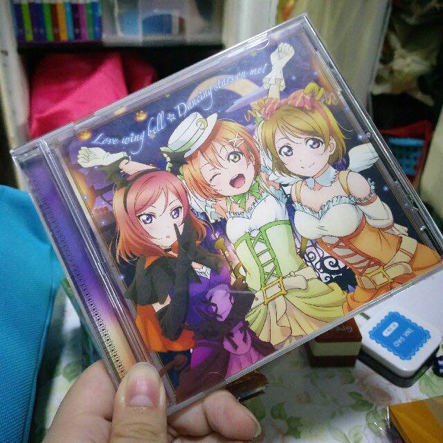 Lovelive cd （分類：音樂與媒體 - CD 及 DVD）位於 Hong Kong。 由 ms.tomisale 提交（商品編號 128589054，圖片 1）。簡介： cd盒有一條痕 但cd冇花 冇攞過出嚟聽 基本上只係個盒有損 其他嘢全新。