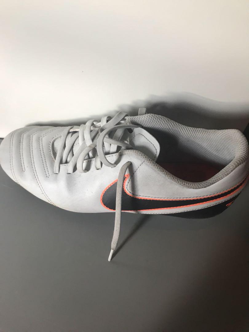 nike tempo footy boots