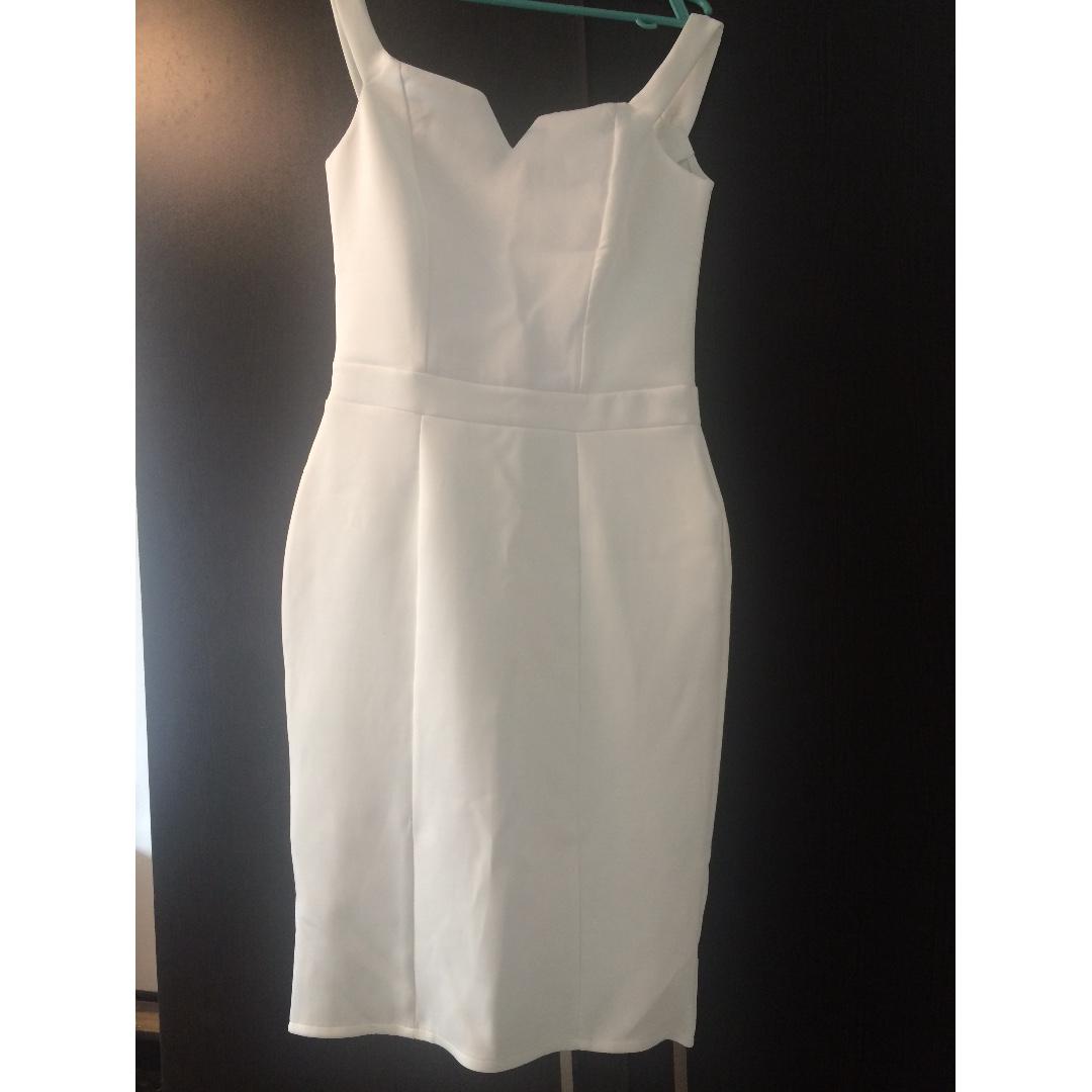 Apartment 8 white dress (Category: Evening dresses & gowns) located in Manila. Submitted by projectdestash (Listing ID 187737922, Image 1). Description: Guaranteed 💯% authentic brand new without tag .