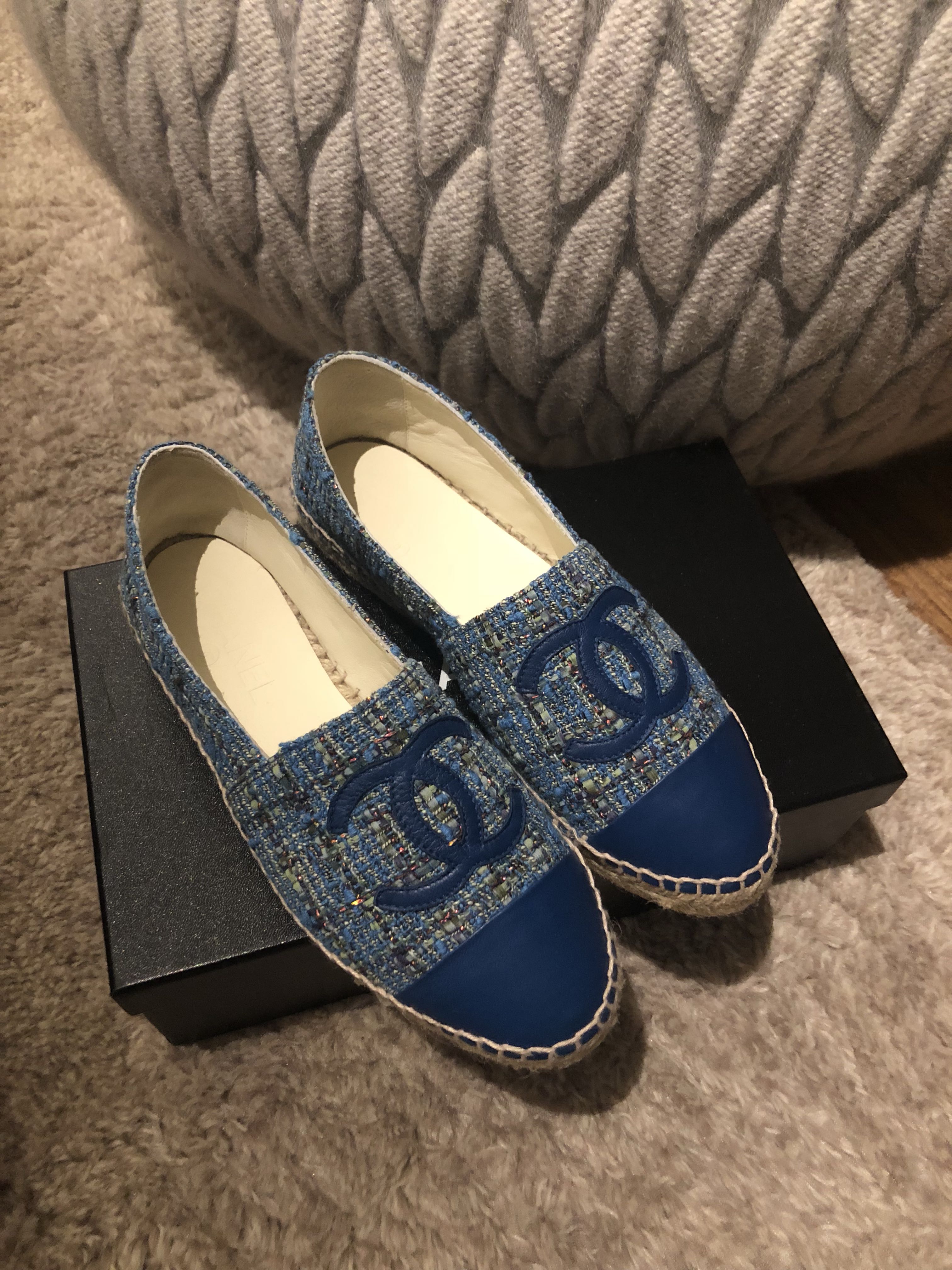Chanel BlackBlue Canvas Espadrille CC Flats Size 41 For Sale at 1stDibs