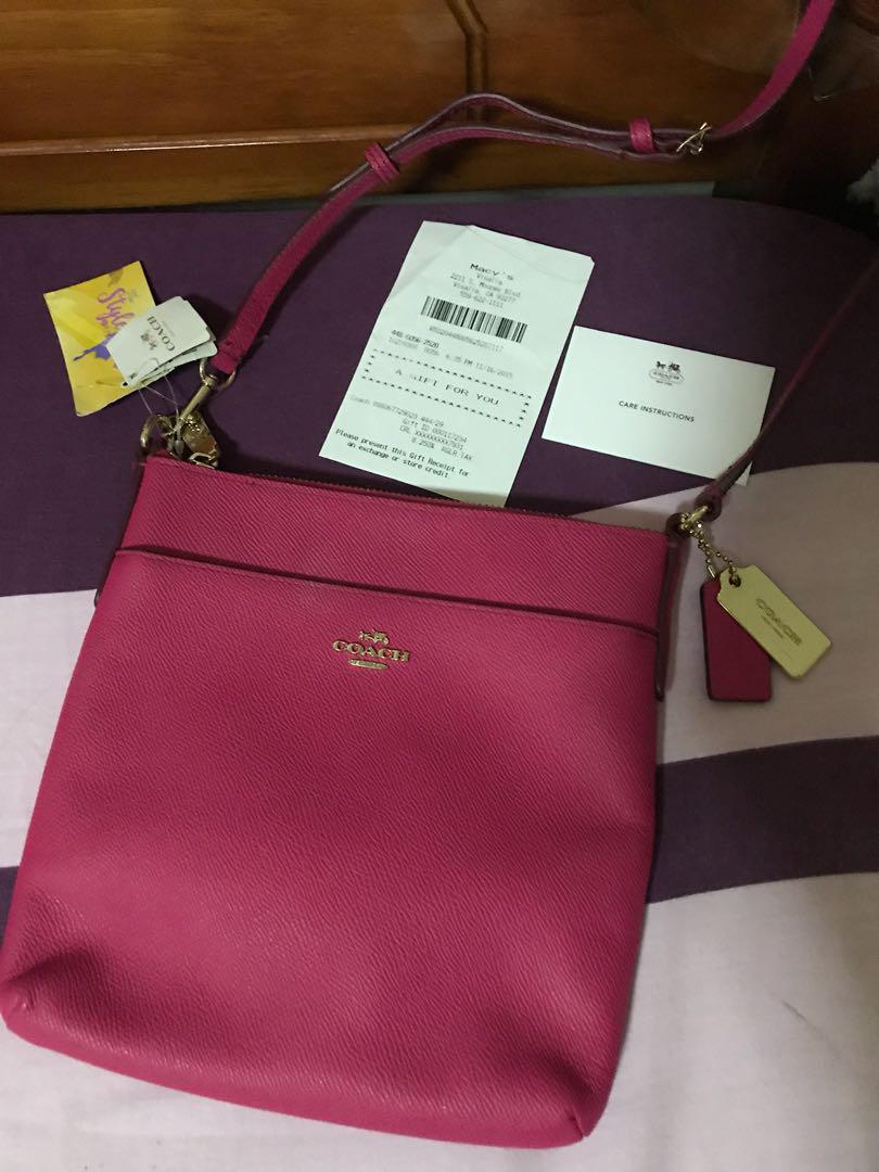 Coach bag Swing pack bag (Category: Cross-body Bags) located in Quezon City. Submitted by achitoni (Listing ID 187855293, Image 1). Description: Bnew coach bag with tag, card and gift receipt .
