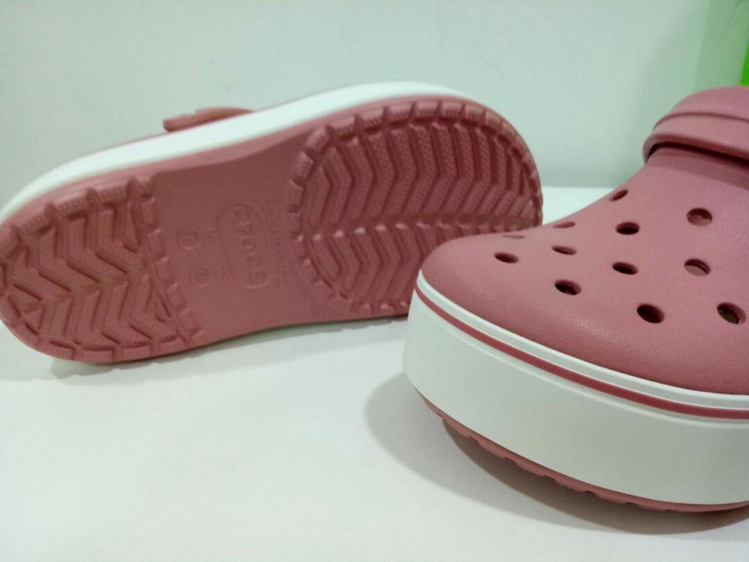 Crocs store blossom white