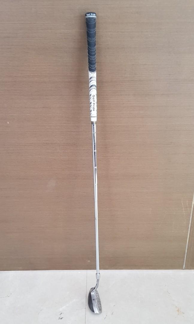 Dunlop C37 Chipper, Sports Equipment, Sports & Games, Golf on Carousell