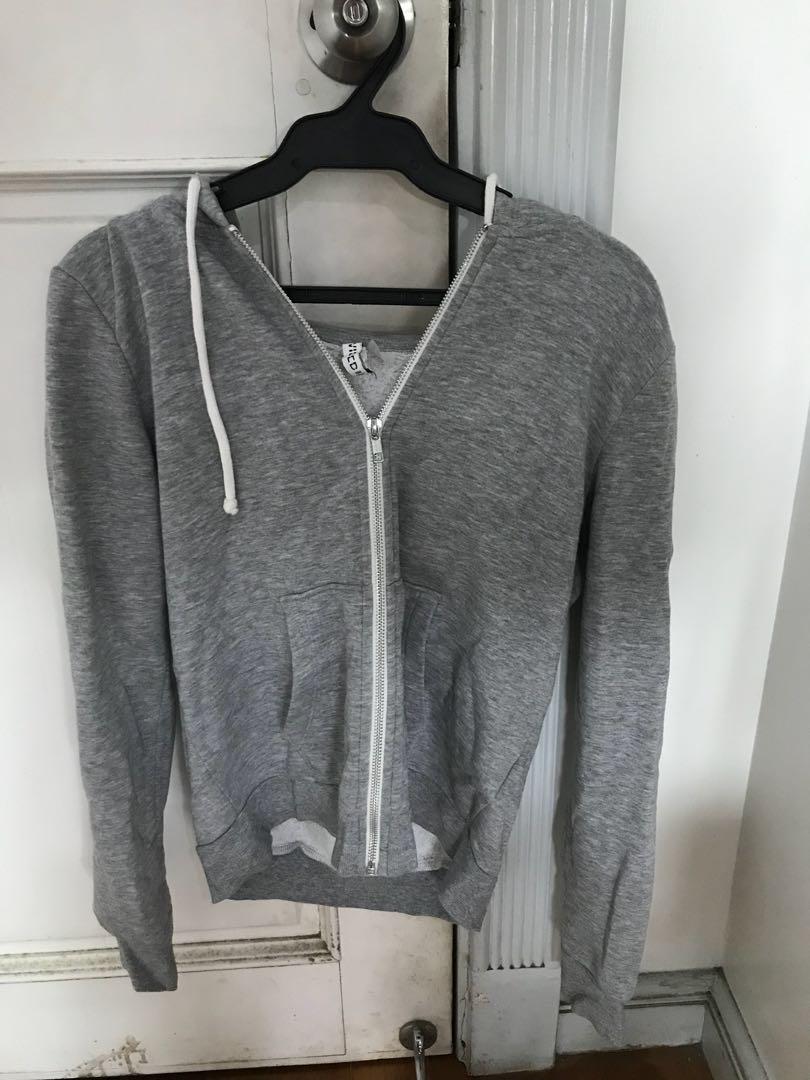 H&M Jacket (Category: Coats, Jackets and Outerwear) located in Paranaque City. Submitted by declutter0921 (Listing ID 187733582, Image 1). Description: .