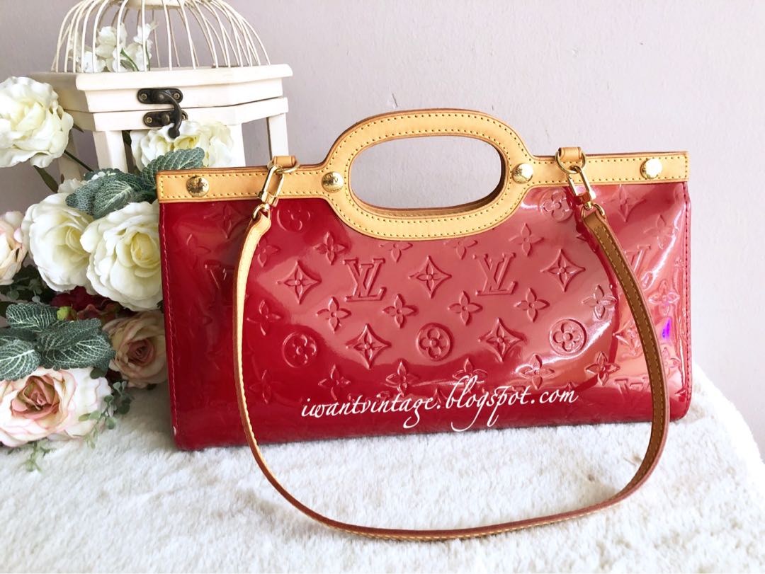 LOUIS VUITTON Vernis Roxbury Drive Two-Way Bag in Red 2010