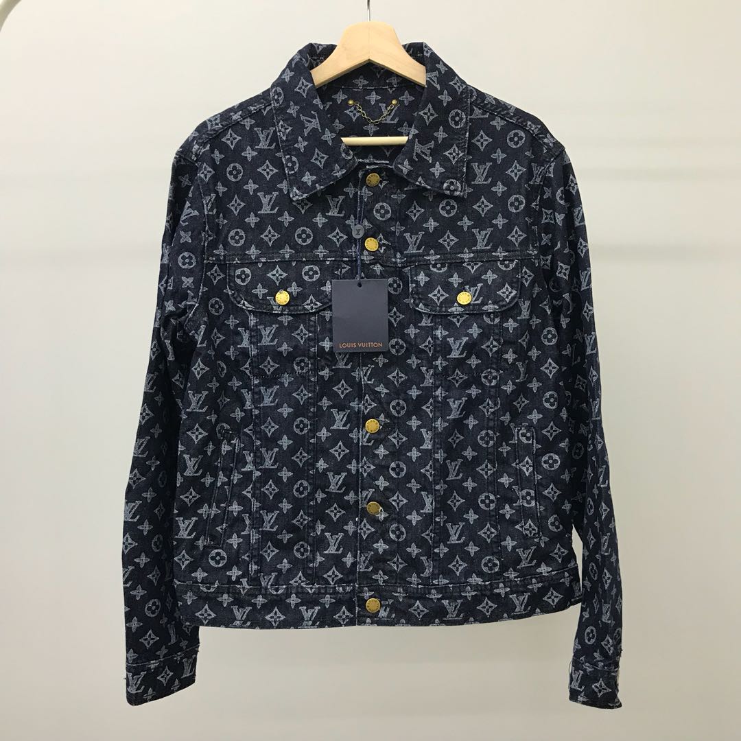 LOUIS VUITTON 1AA59B LVSE MONO REVERSIBLE JACKET 227037010 WE, Men's  Fashion, Coats, Jackets and Outerwear on Carousell