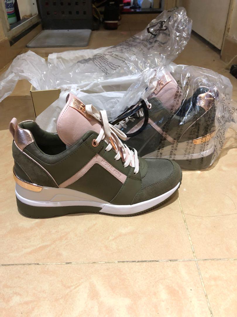 georgie canvas and suede sneaker