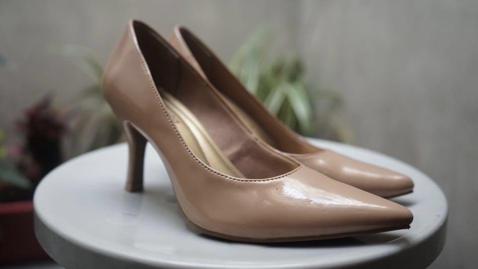 Payless best sale nude pumps