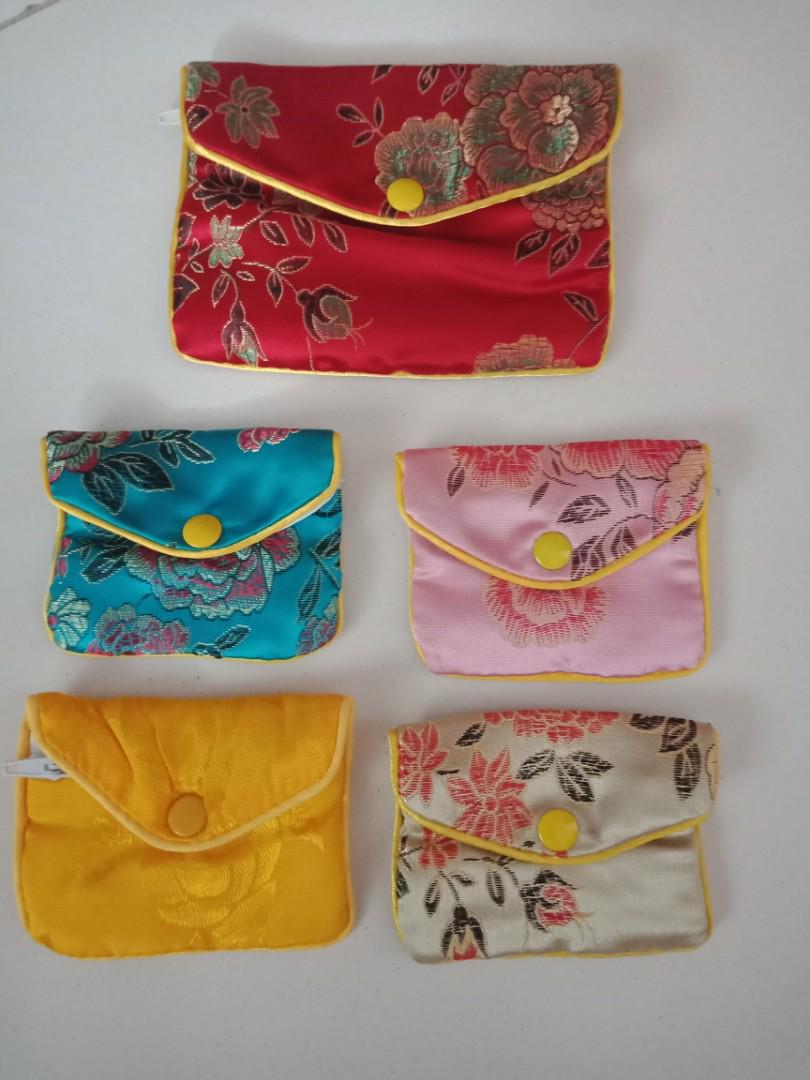 Pouch set (Category: Everything Else) located in Singapore. Submitted by bobo3370 (Listing ID 187779770, Image 1). Description: .
