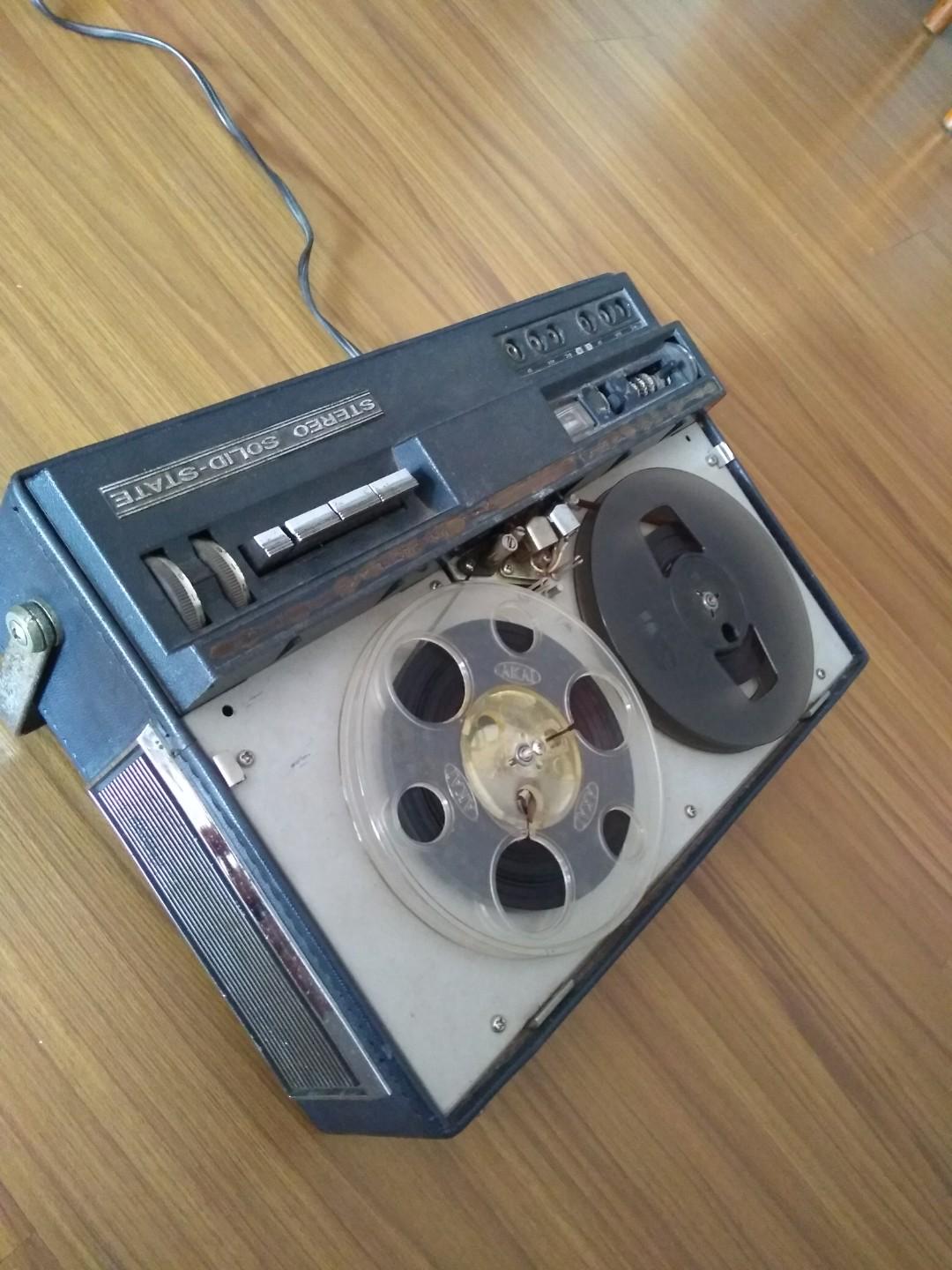 Reel to reel recorder, Hobbies & Toys, Collectibles & Memorabilia, Vintage  Collectibles on Carousell