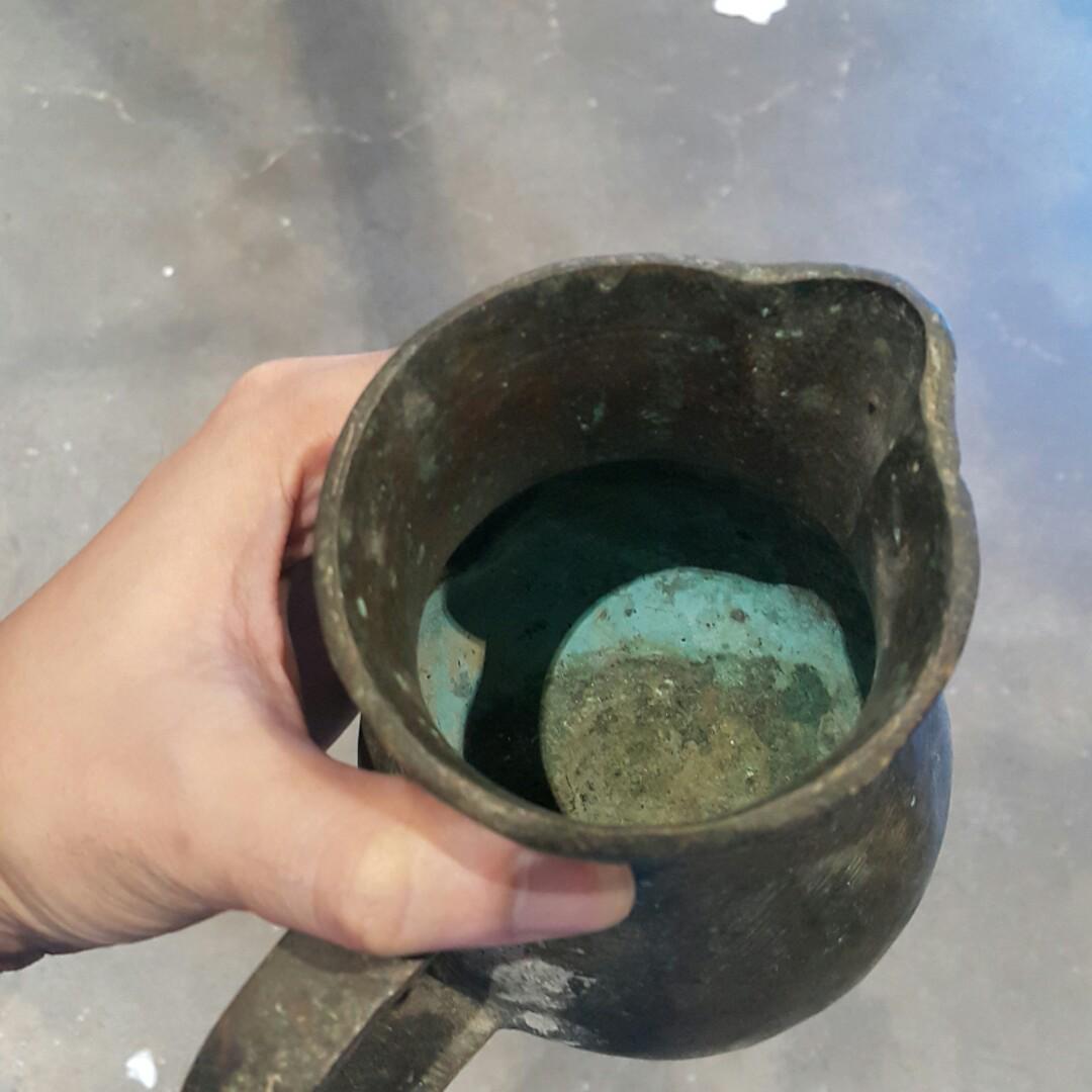 Batirol Brass (Category: Pitchers & Dispensers) located in Quezon City. Submitted by lobaman (Listing ID 187876040, Image 3). Description: A very nice brass pitcher..