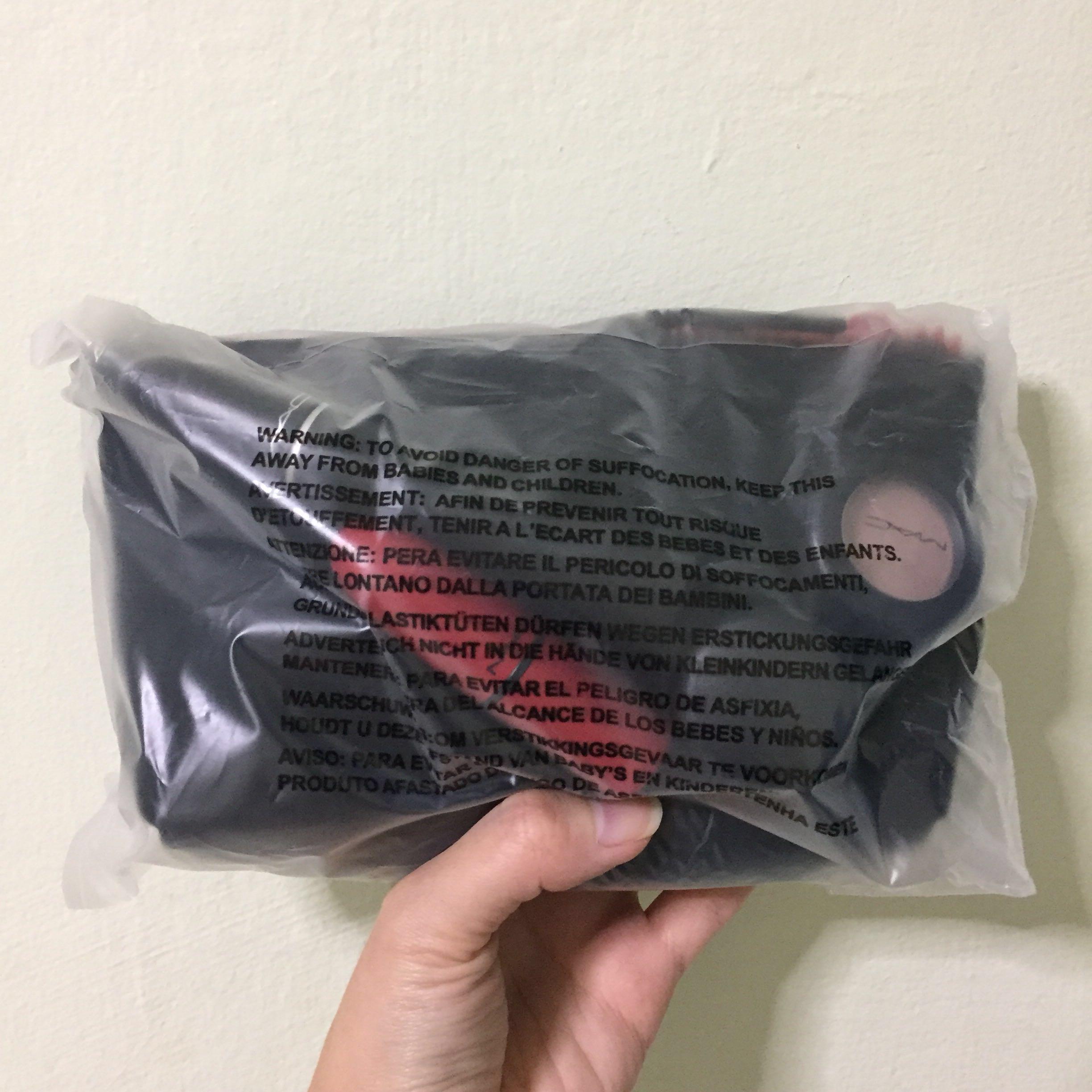 Bnib Mac Look In A Box Downtown Diva Gift Set Health Beauty Makeup On Carousell