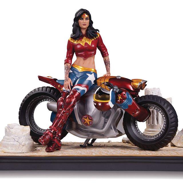 gotham city garage harley quinn statue