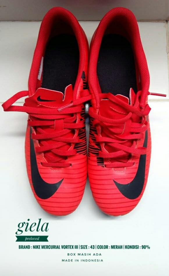 Dijual Sepatu Bola Nike Mercurial Vortex Iii Fg Olah Raga Perlengkapan Olahraga Lainnya Di Carousell