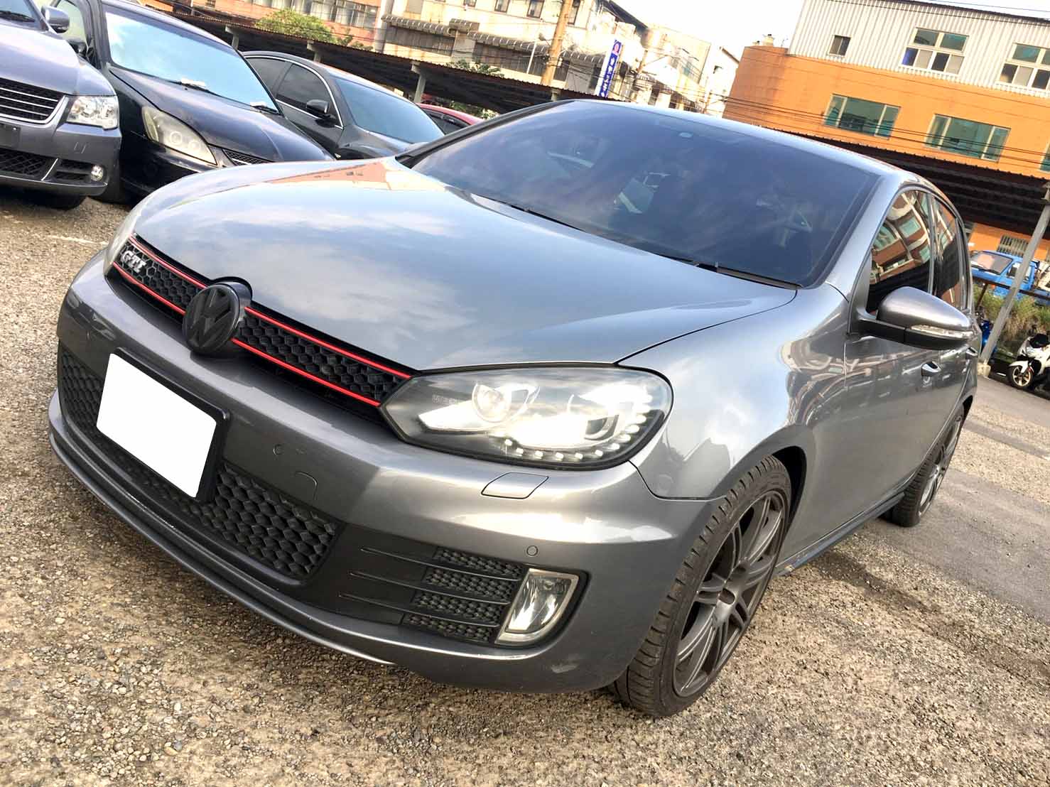 Fb搜尋阿新夢想中古車 11年golf Gti 2 0灰黑內裝 汽車 汽車出售在旋轉拍賣