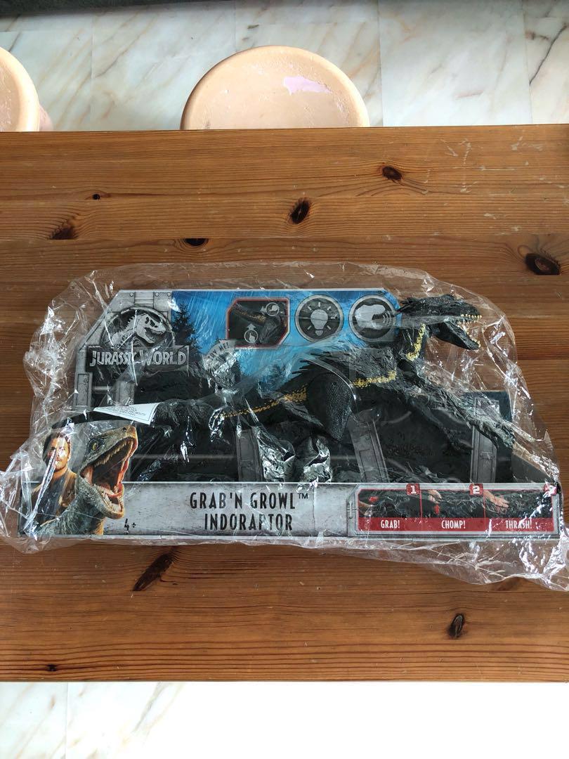grab and growl indoraptor toy