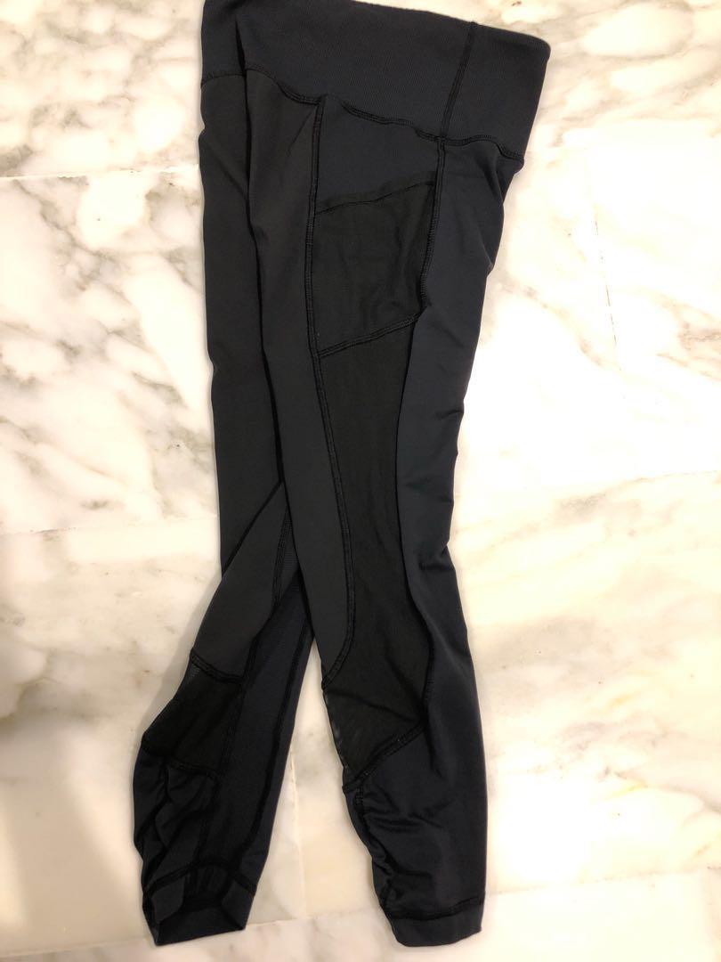 Lululemon black leggings size 4 2025