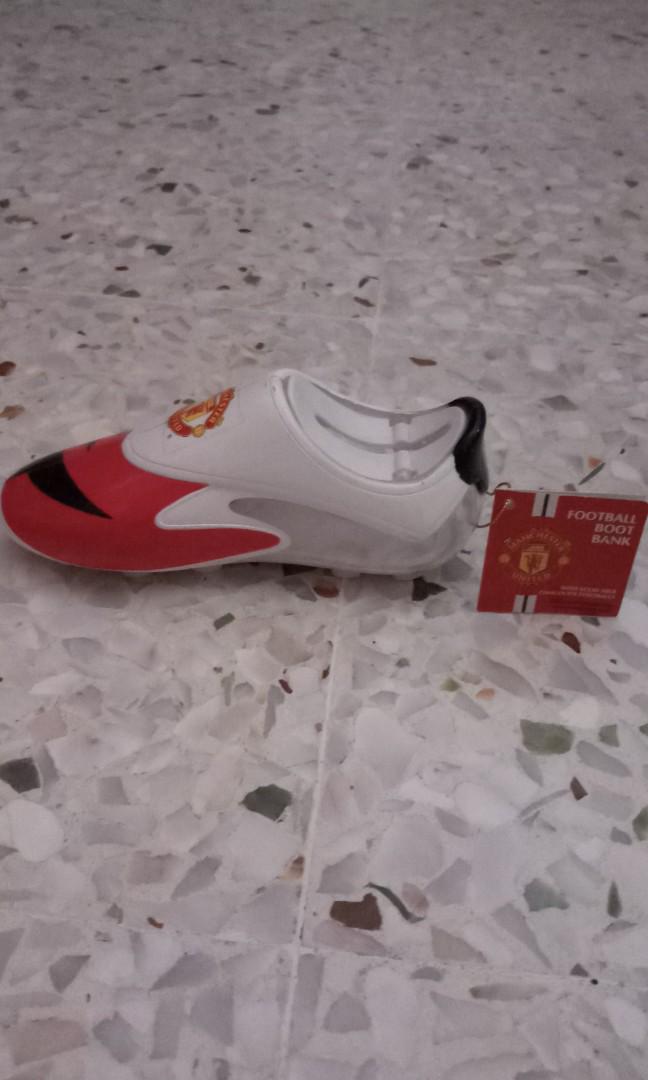 man utd football boots