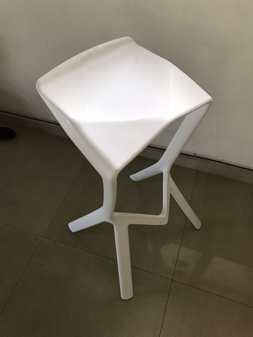 Neuer Geometric Bar Stool White Furniture Tables Chairs On Photo