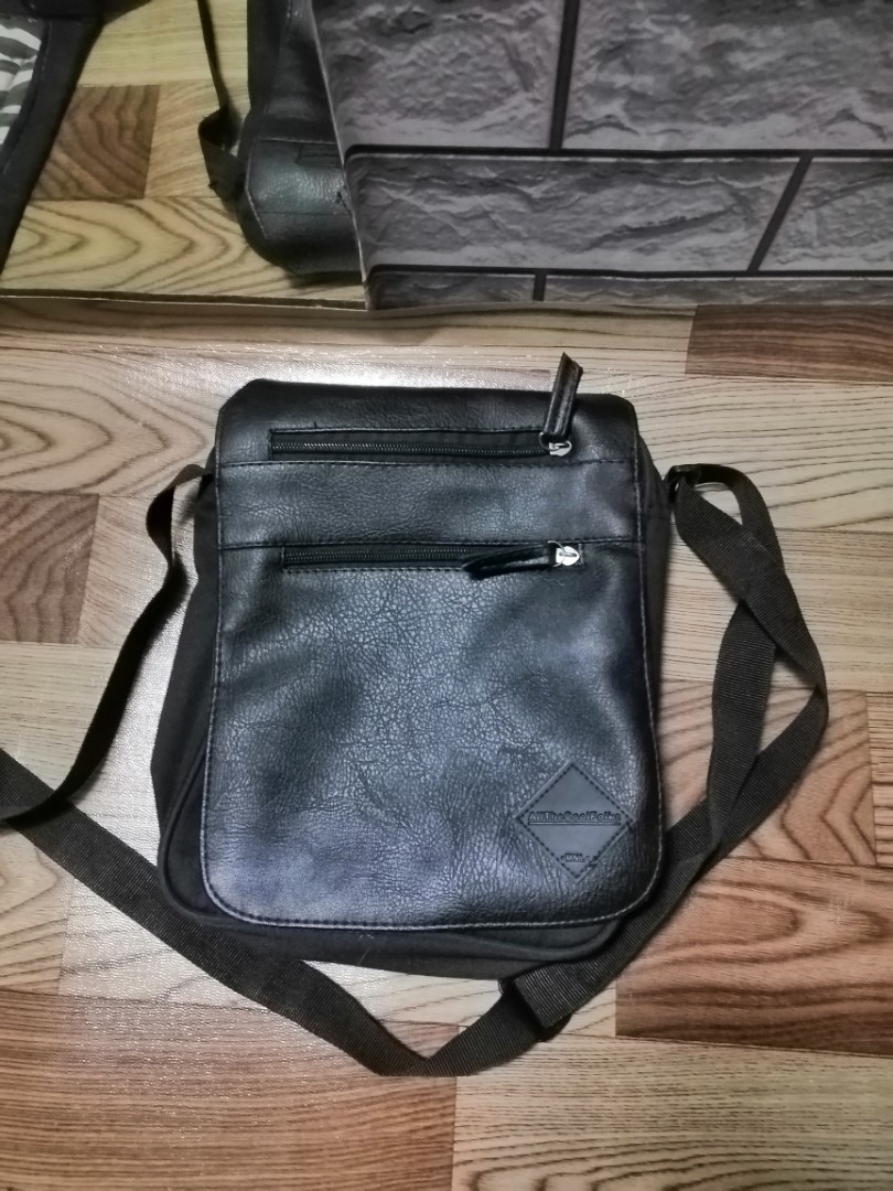 penshoppe chest bag