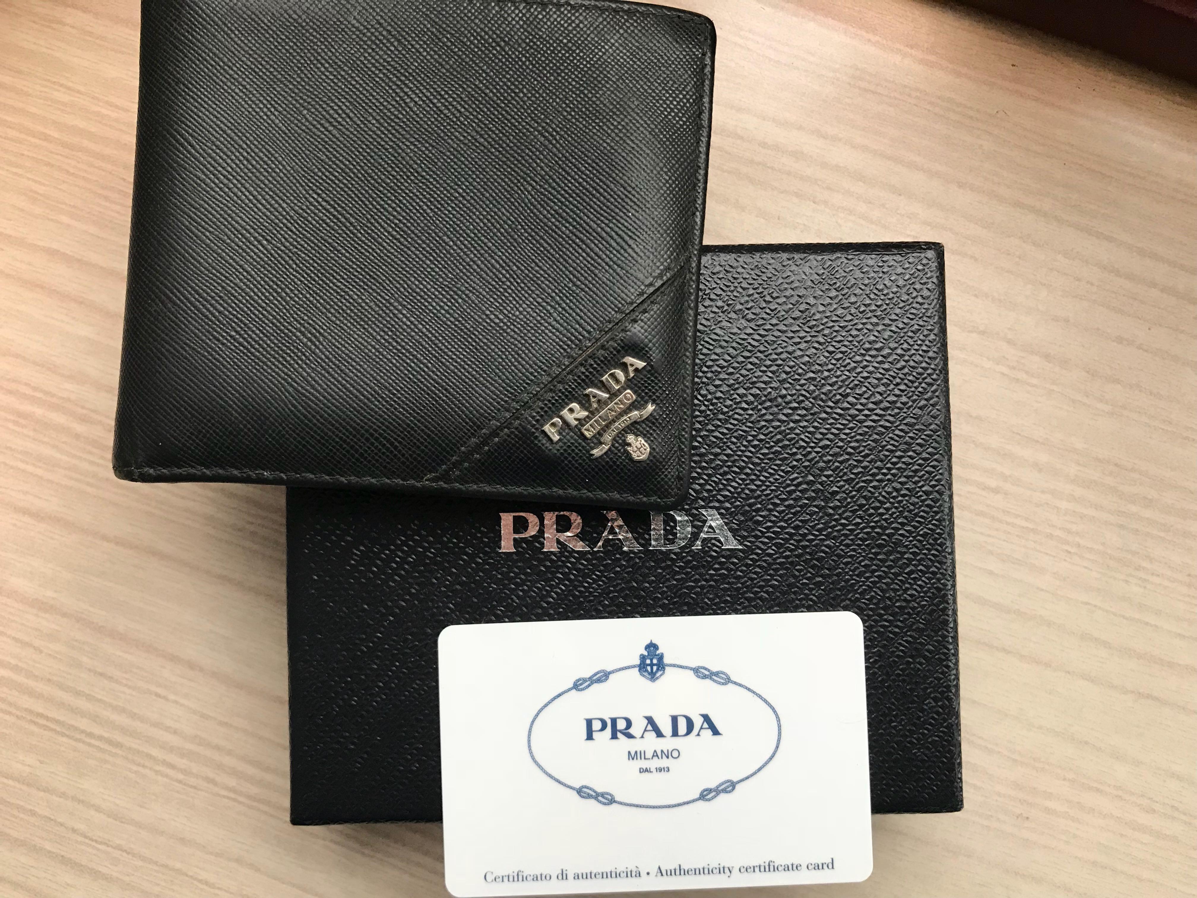 prada saffiano leather bifold wallet 