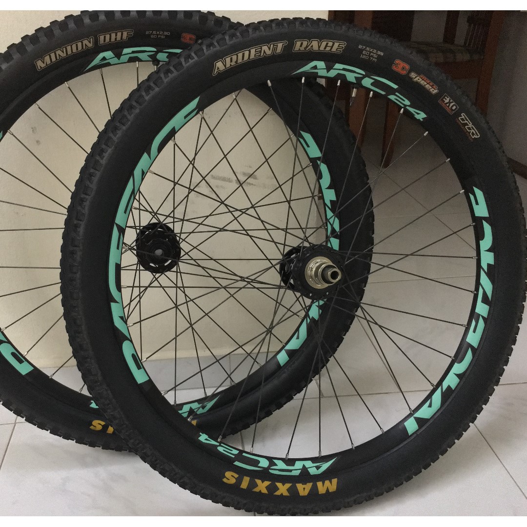 race face ar 24
