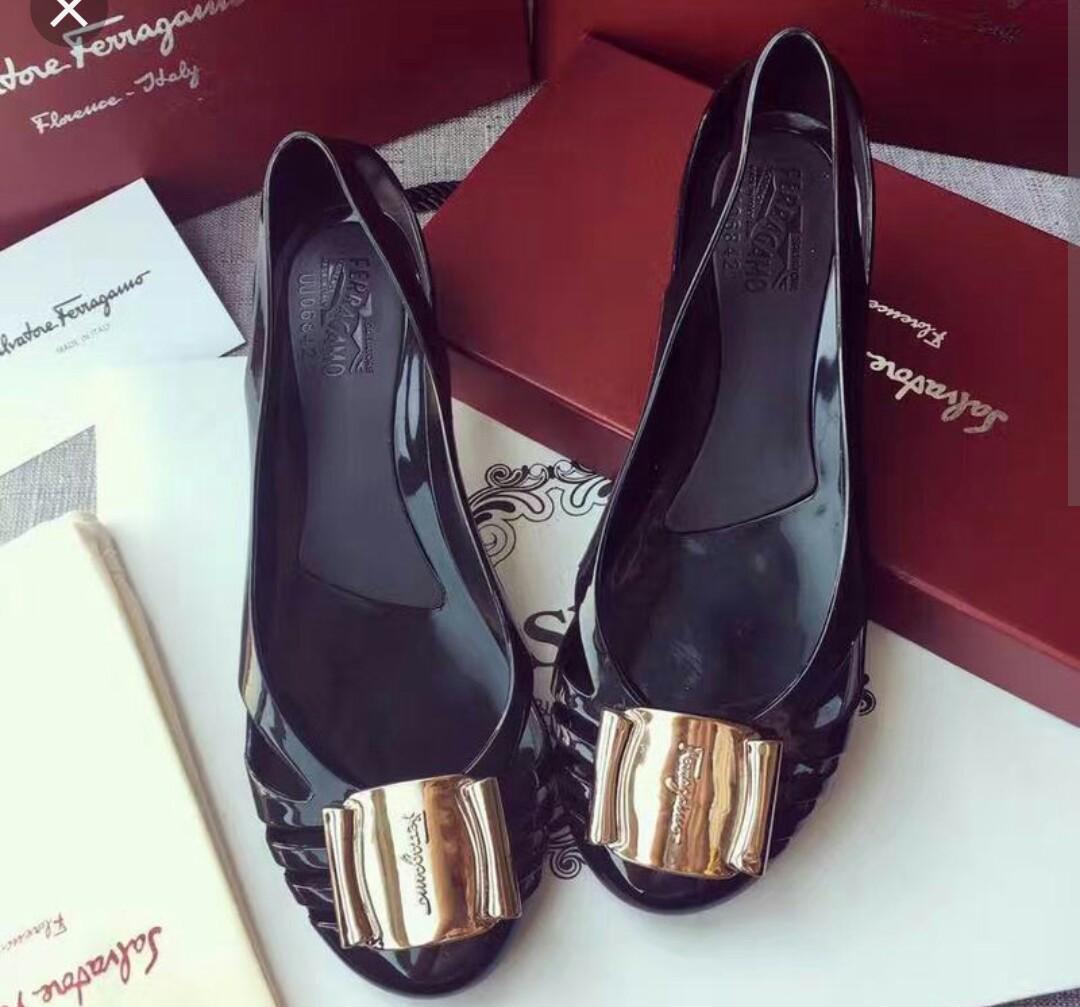 Salvatore ferragamo bermuda jelly flats clearance review