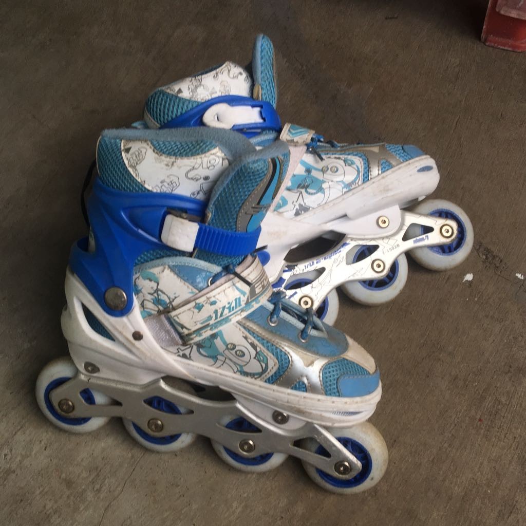 Sepatu Roda Anak Kelas 4 Sd Olah Raga Perlengkapan Olahraga Lainnya Di Carousell