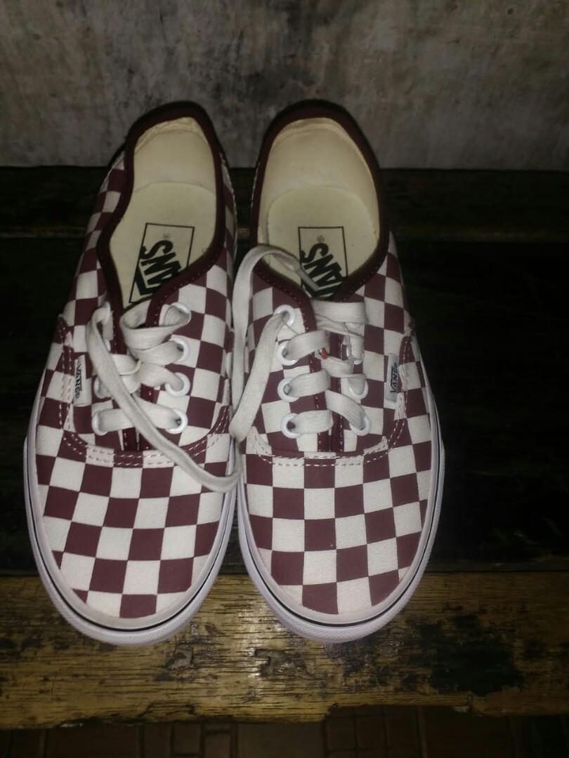 Sepatu Vans Ori Cewe Women S Fashion Women S Shoes On Carousell