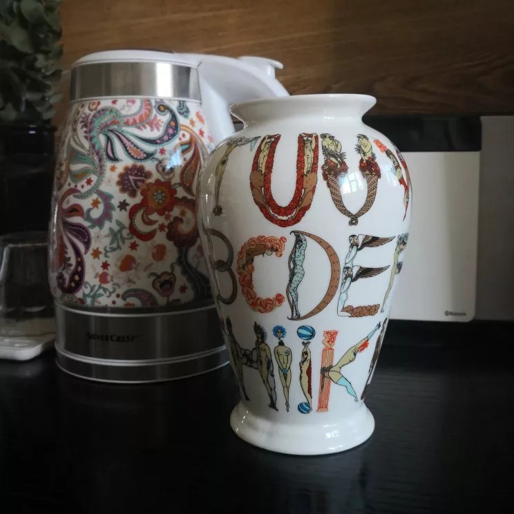 supreme alphabet vase white