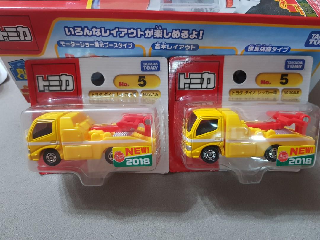 Tomica toyota shop dyna wrecker truck