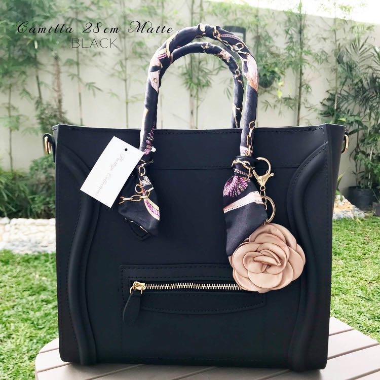 Camilla 28cm Matte Black (Category: Cross-body Bags) located in Quezon City. Submitted by everythingnewph (Listing ID 188150554, Image 1). Description: .