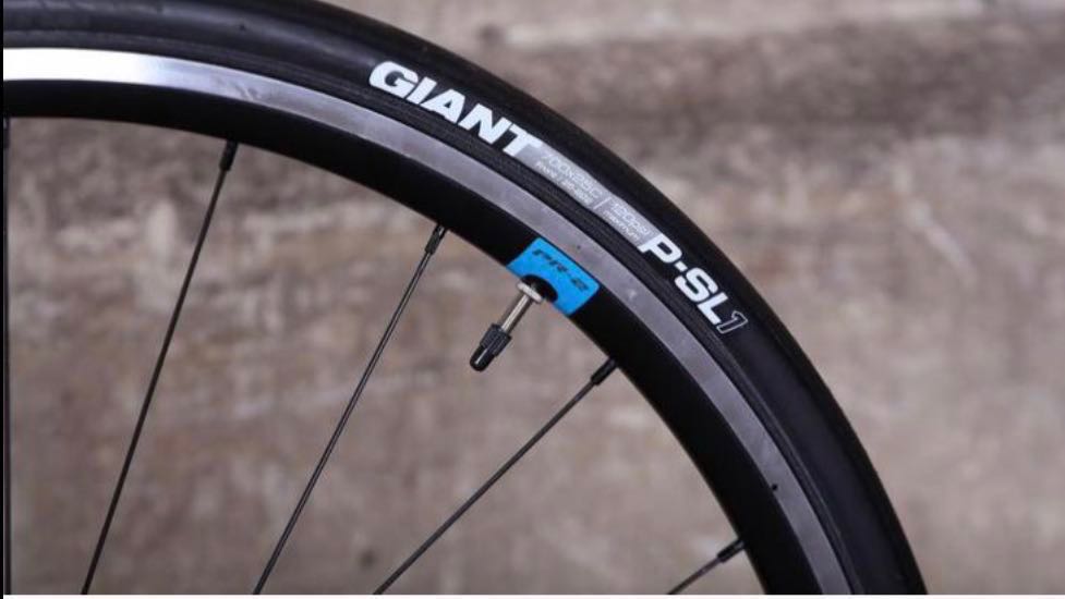 giant p sl 1 700x25c front tyre sports equipment bicycles parts parts accessories on carousell