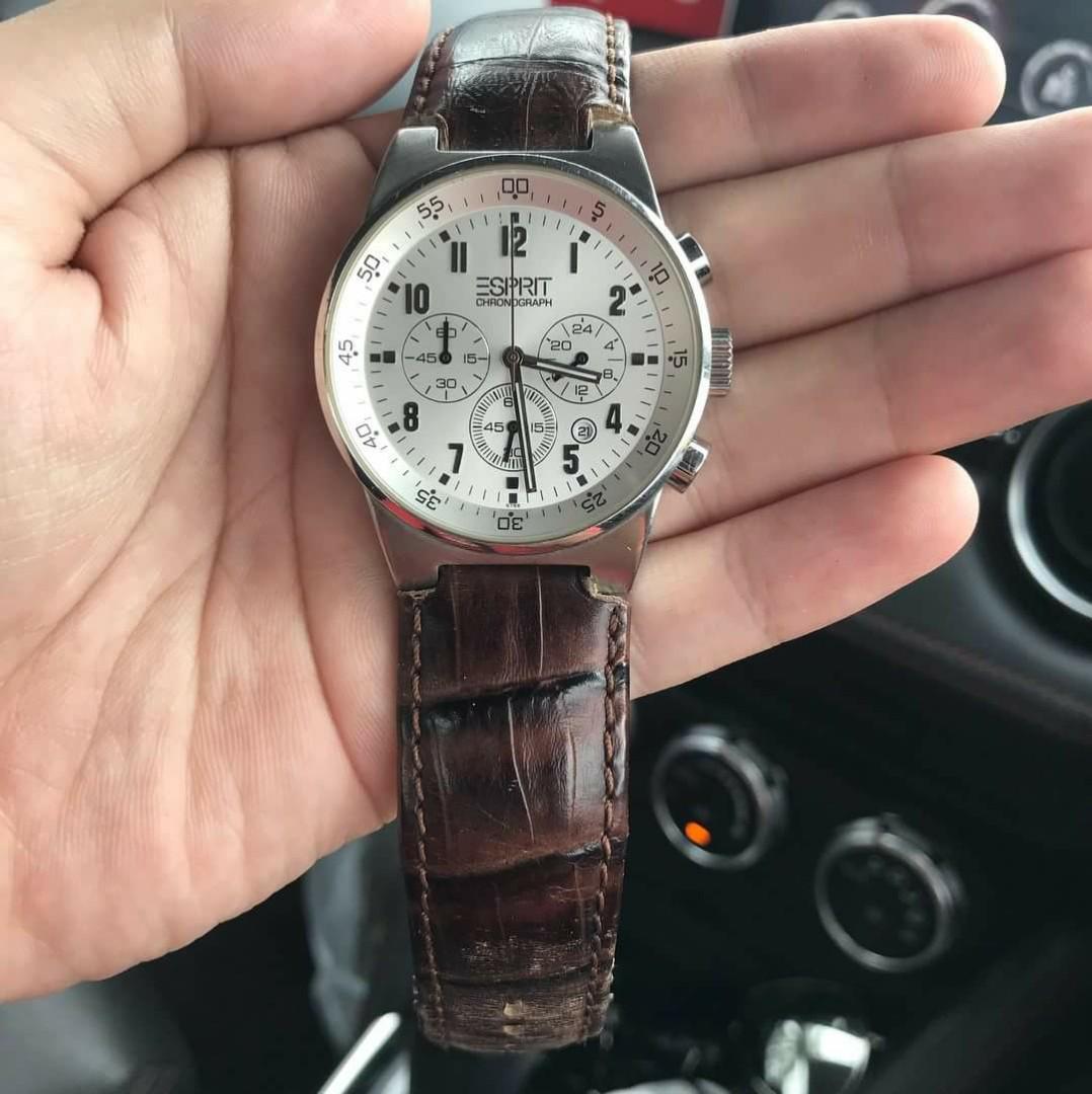 Esprit hotsell chronograph 000t31