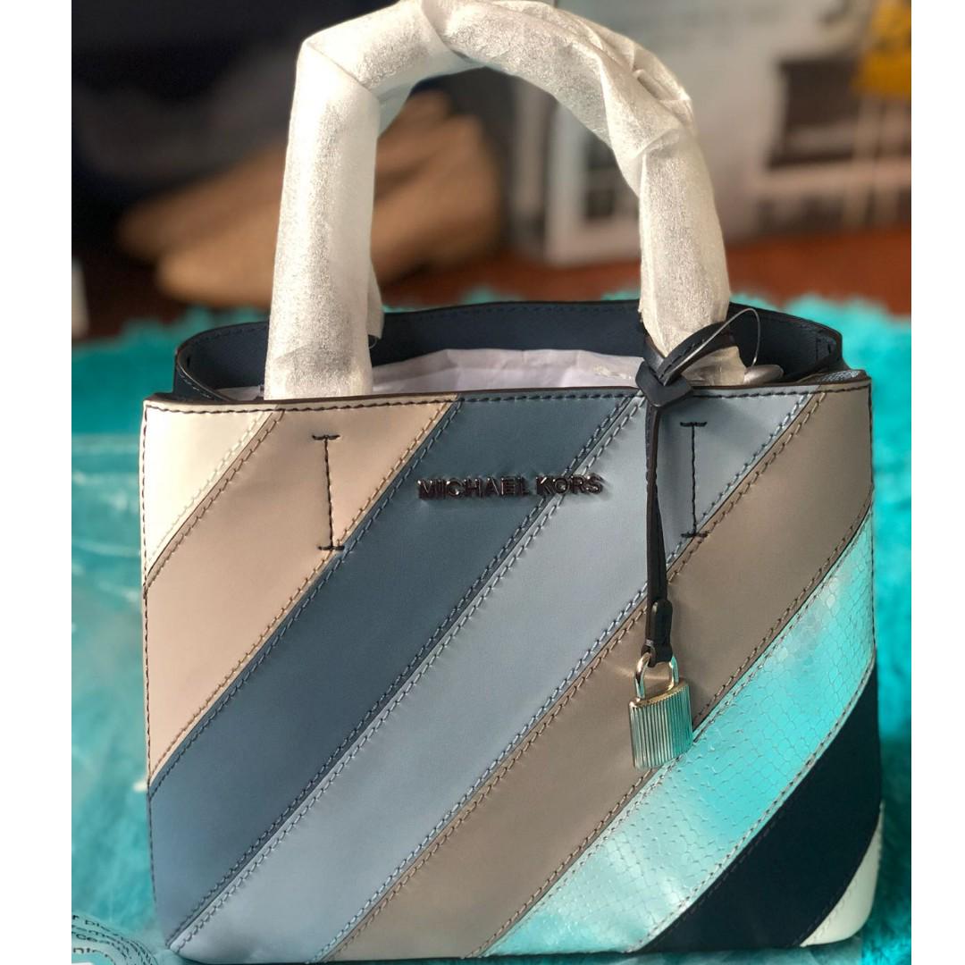 michael kors handbags blue