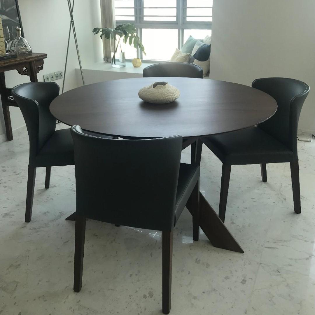 Round Dining Table 4 Chairs Furniture Tables Chairs On Carousell