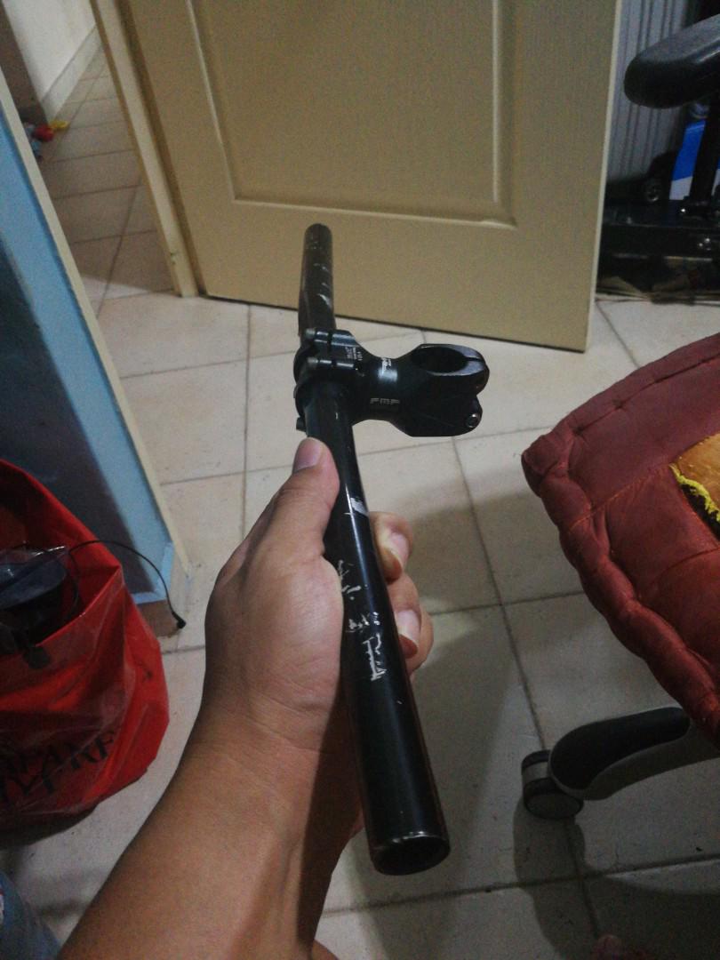 Stem (Category: Bicycles) located in Singapore. Submitted by shayleong (Listing ID 188141305, Image 3). Description: Alluminium stem and straight handbar to let go. handbar length is 50cm. Fixed price..